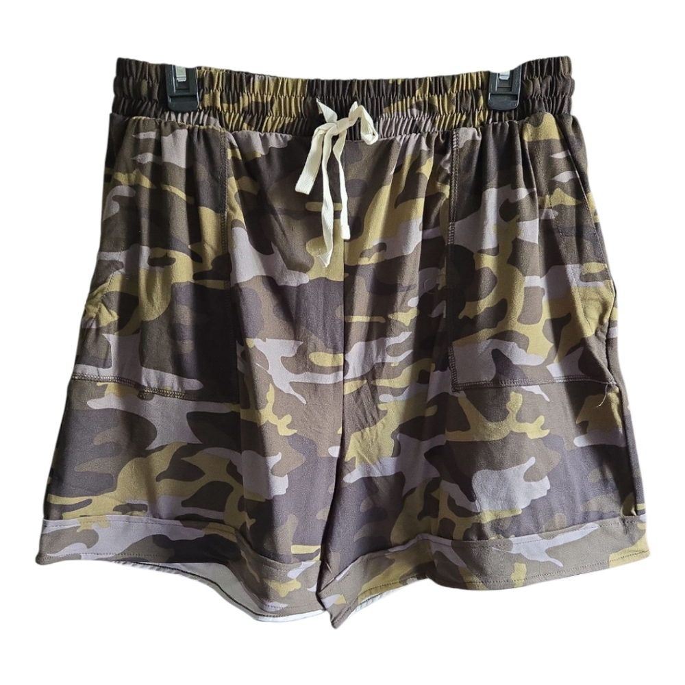 Zenana Camo Shorts - Picture 2 of 4